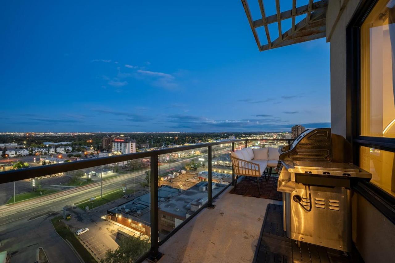 Upscale Penthouse Stay With Mountain & City Views, Free Parking, Bbq Grill, Office Space & More YYC 외부 사진